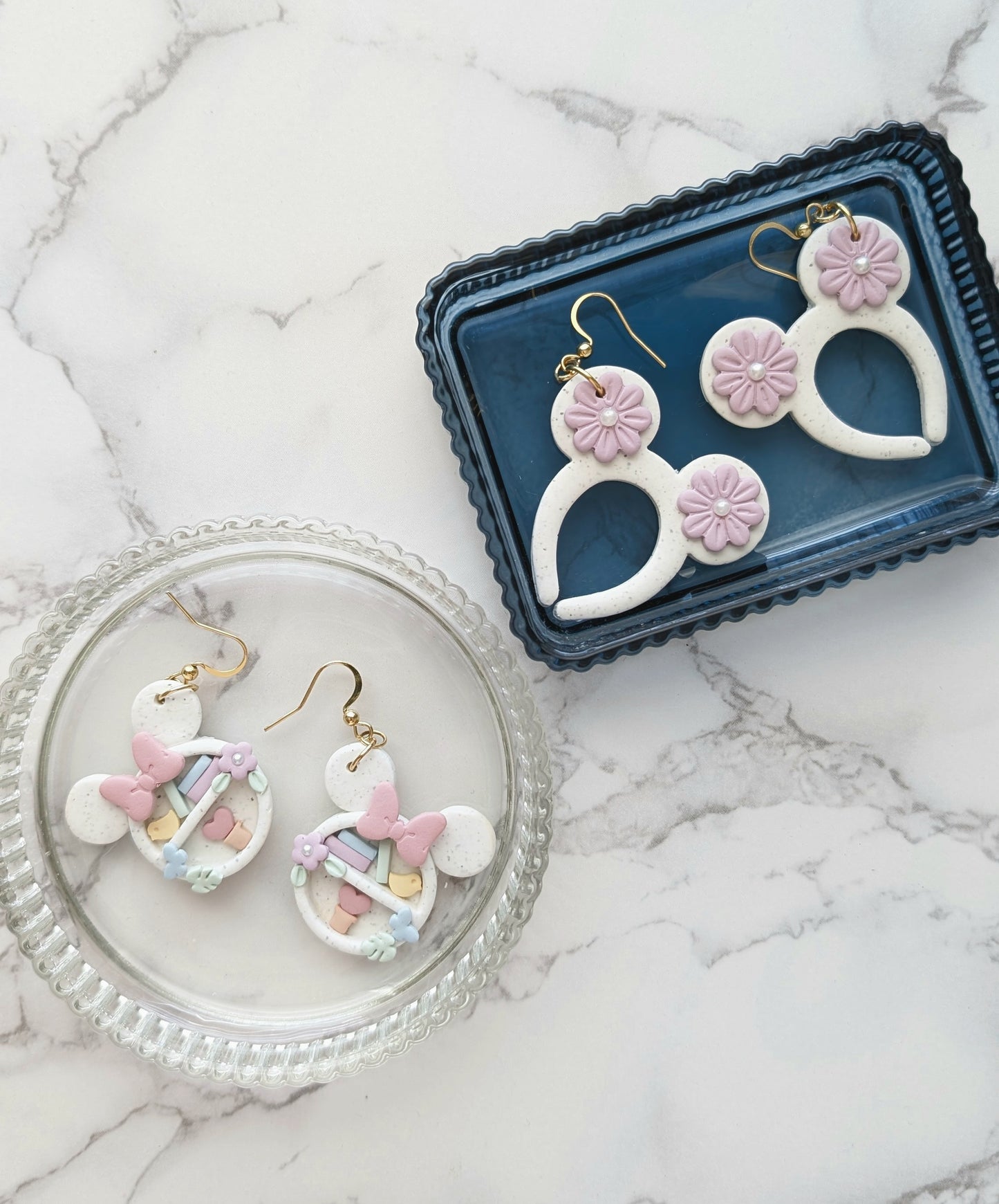 BOW & PASTEL MOUSE BOOKSHELF