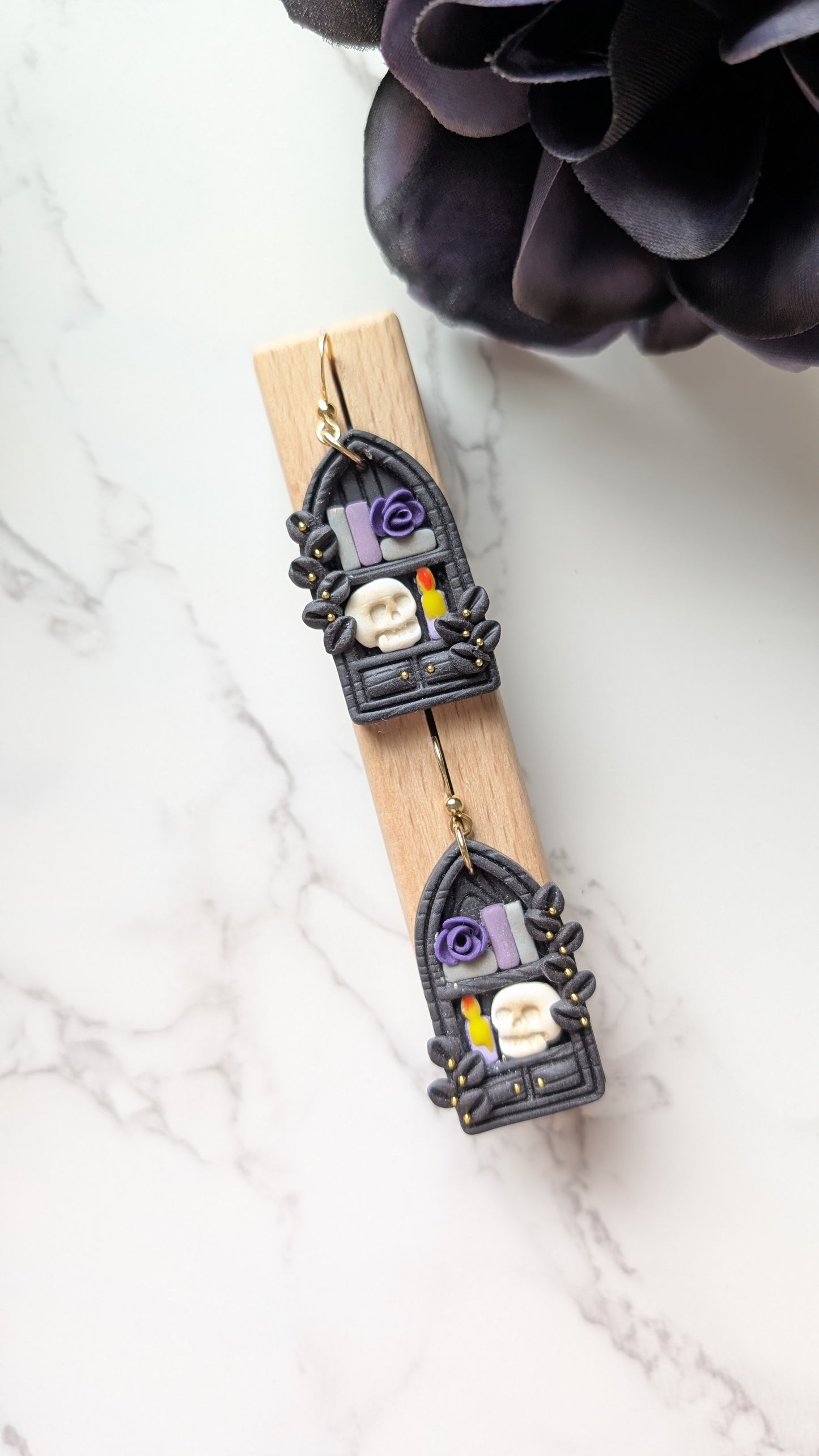 SALVATORE SHELF DANGLES