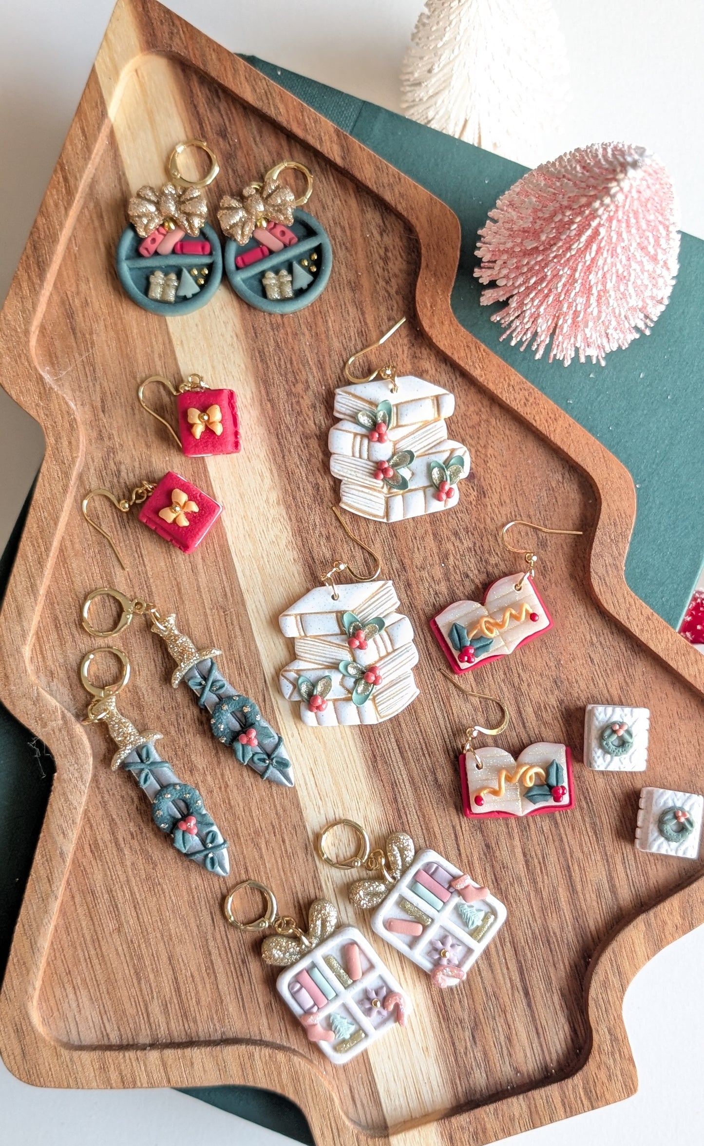 STACK OF MISTLETOES & BOOKS