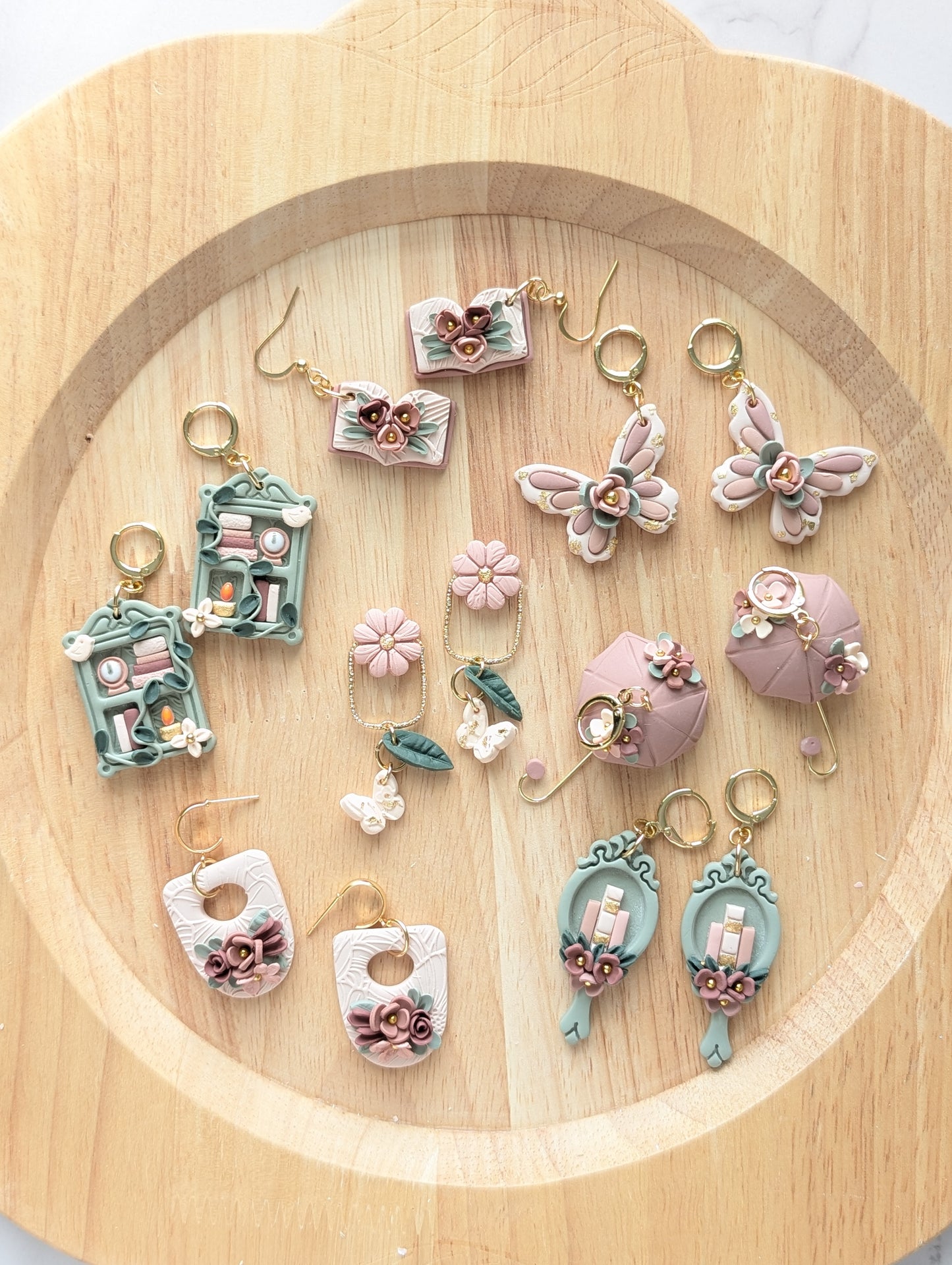*PRE-ORDER* FLORA MIRROR BOOKSHELF DANGLES