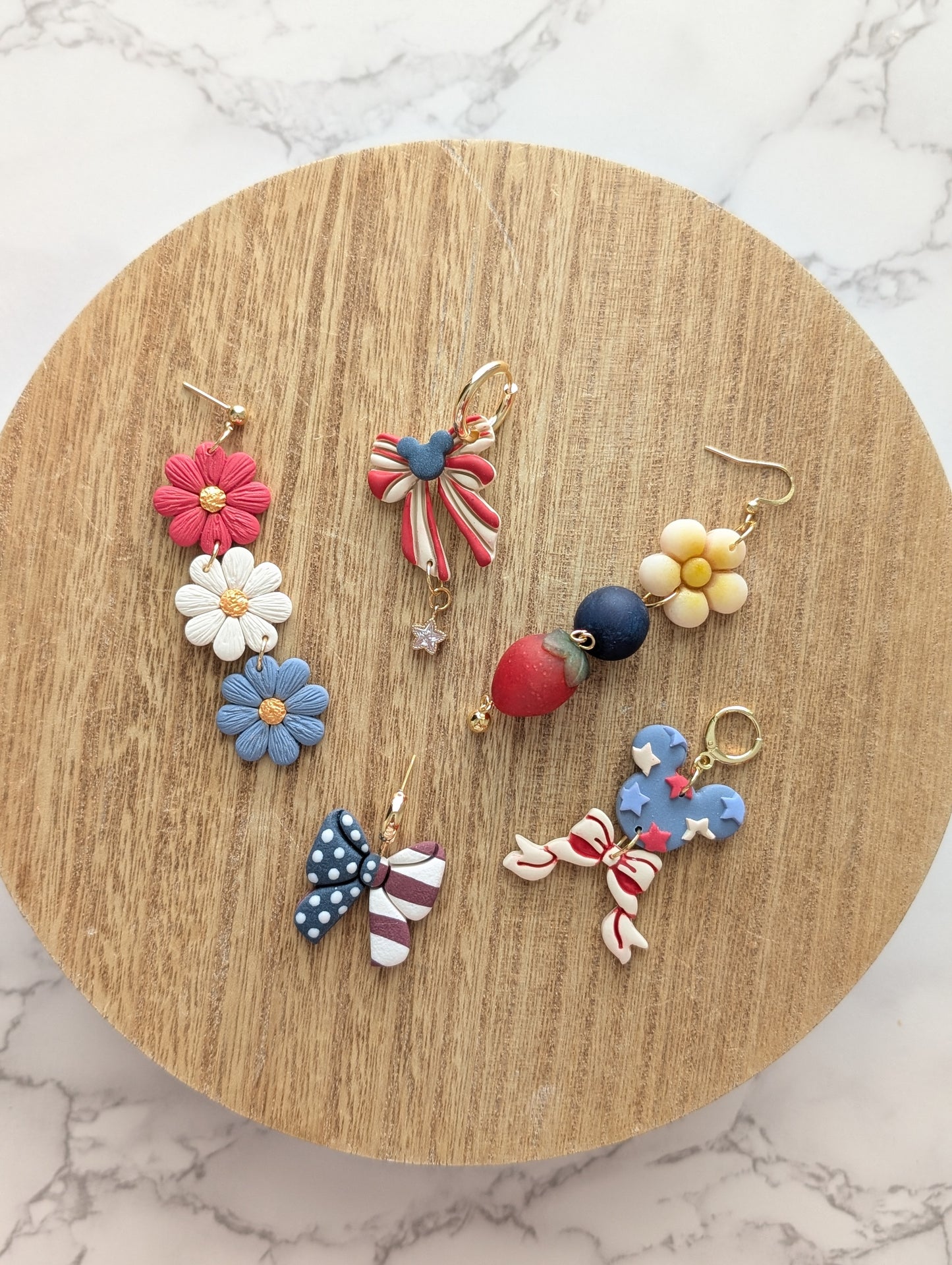 AMERICAN RIBBON DANGLE
