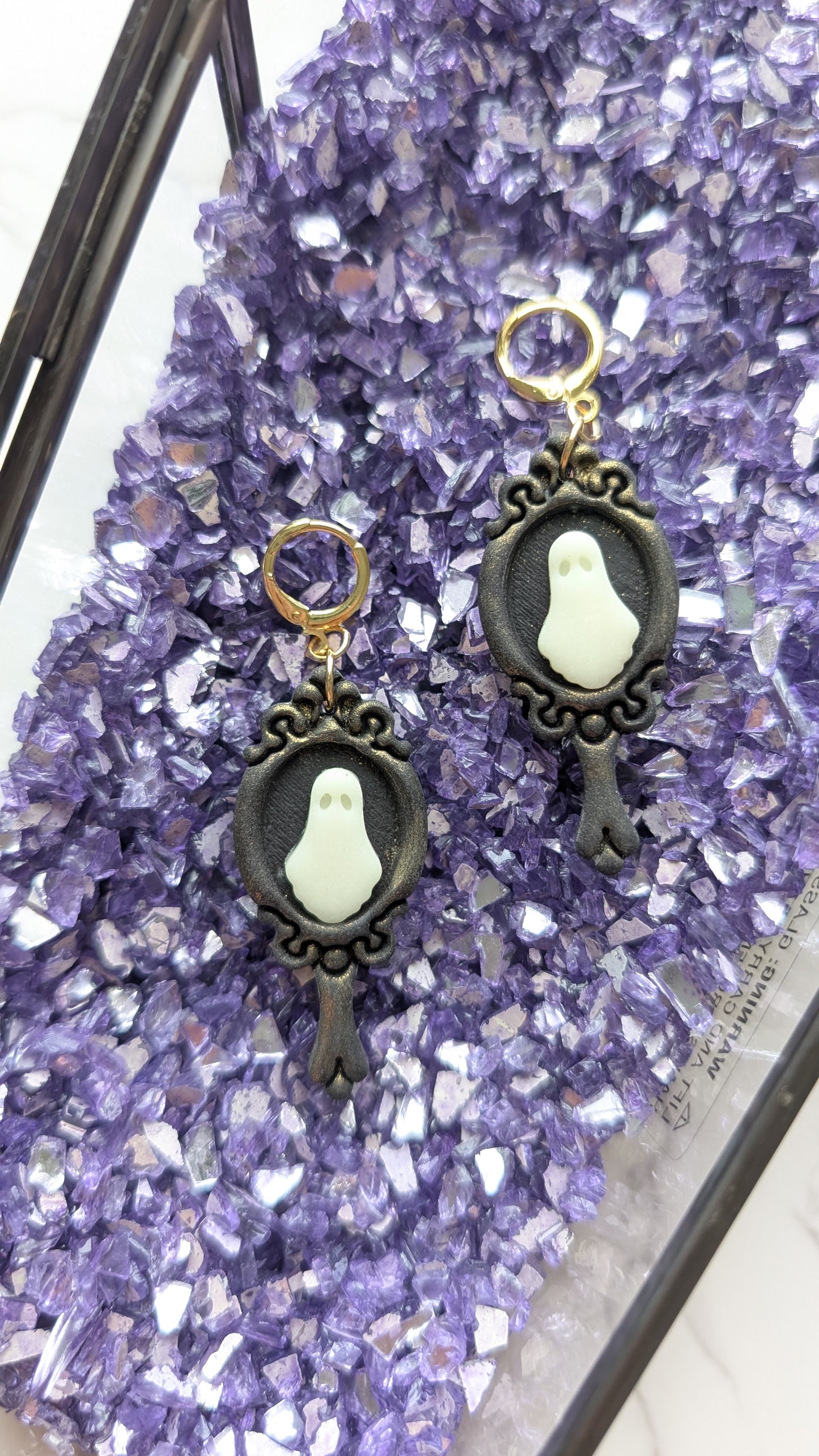 HAUNTED MIRROR *GLOW IN THE DARK*
