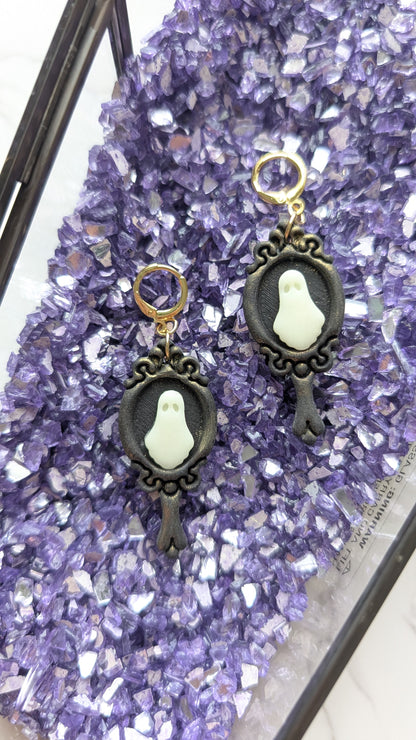 HAUNTED MIRROR *GLOW IN THE DARK*