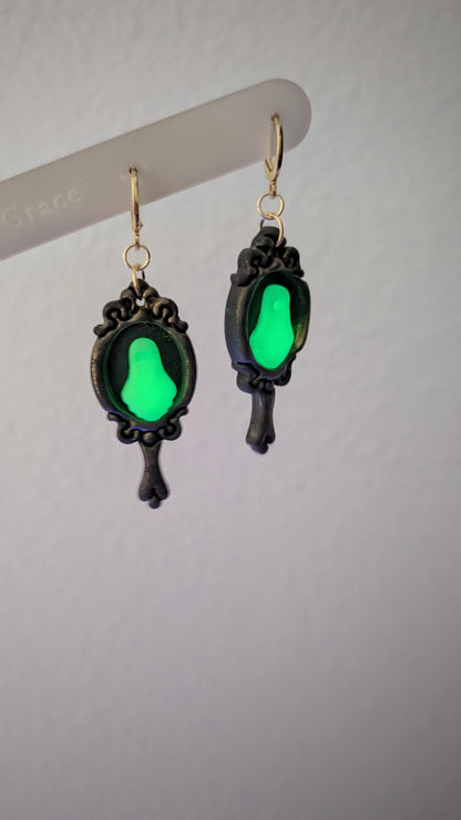 HAUNTED MIRROR *GLOW IN THE DARK*