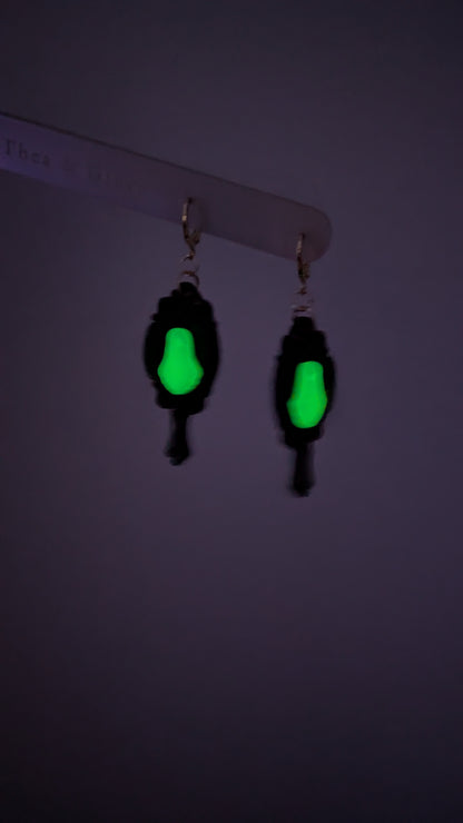 HAUNTED MIRROR *GLOW IN THE DARK*