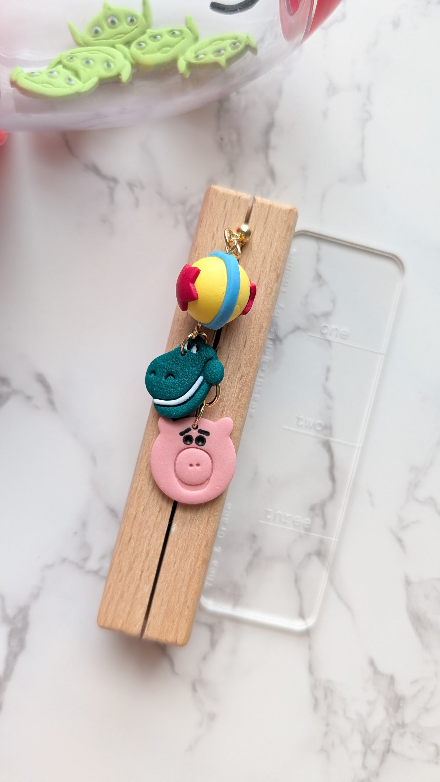 TOY TRIO DANGLES