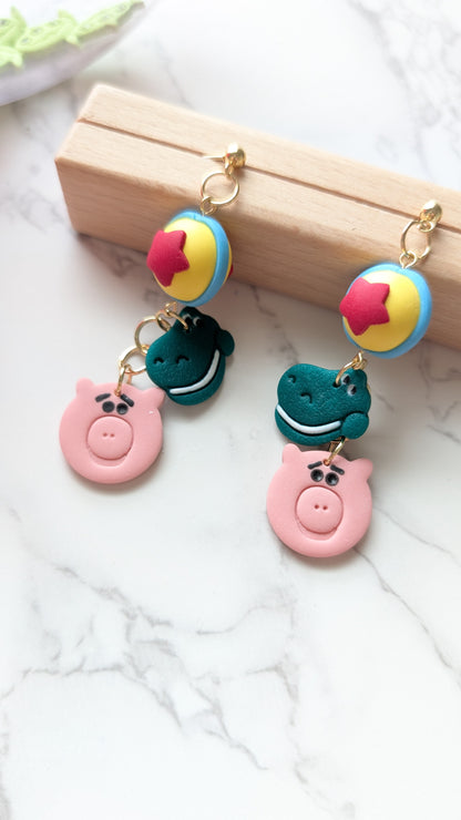 TOY TRIO DANGLES