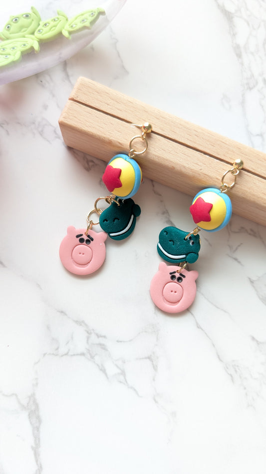 TOY TRIO DANGLES