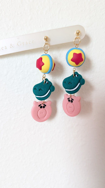 TOY TRIO DANGLES