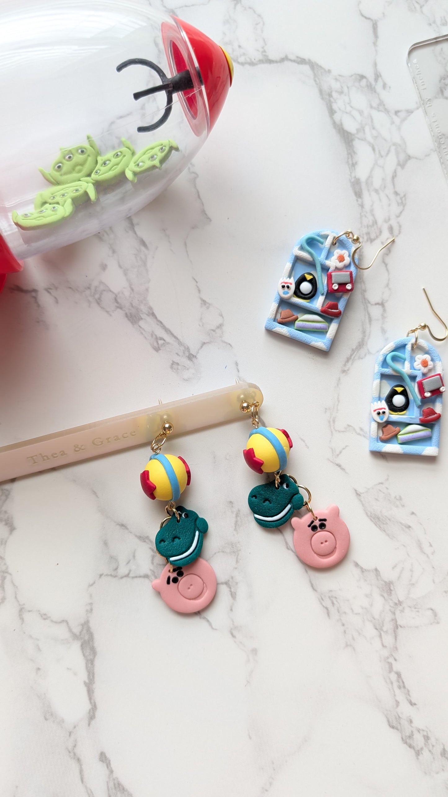 TOY TRIO DANGLES