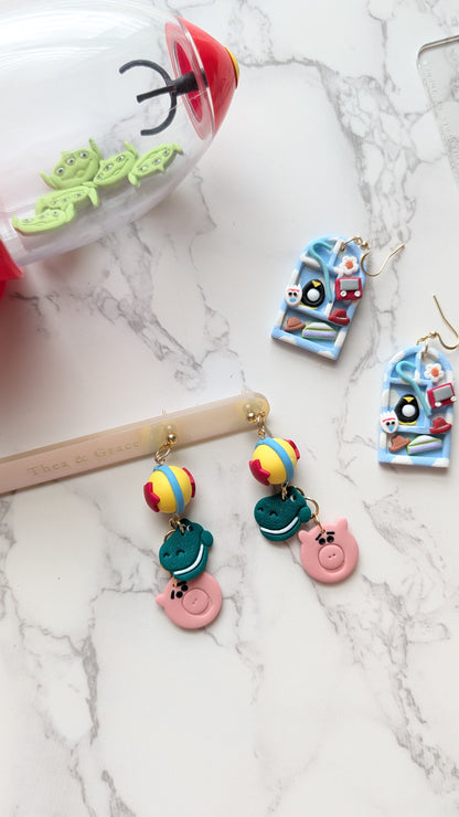 TOY TRIO DANGLES