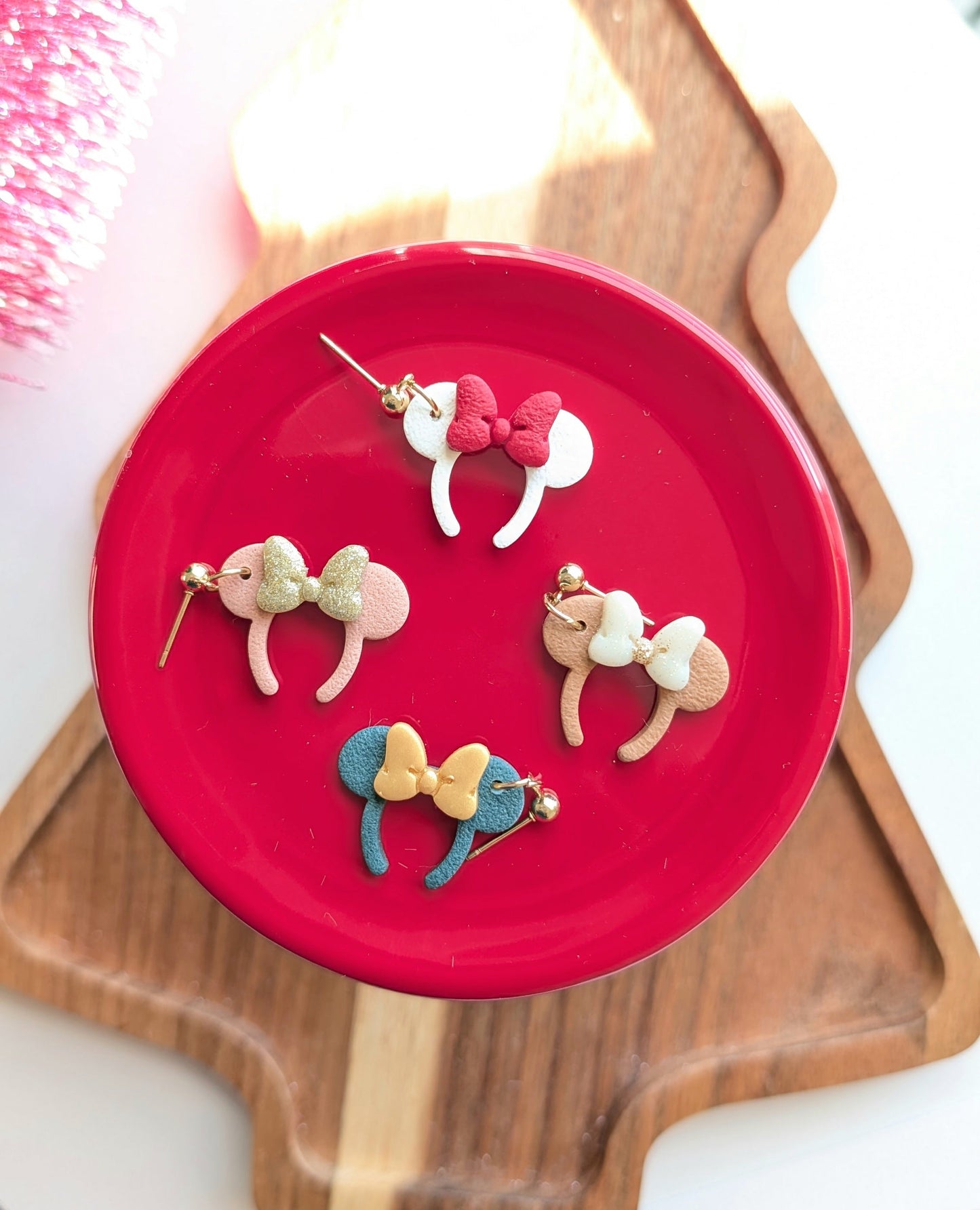 MOUSE WITH BOW DANGLES