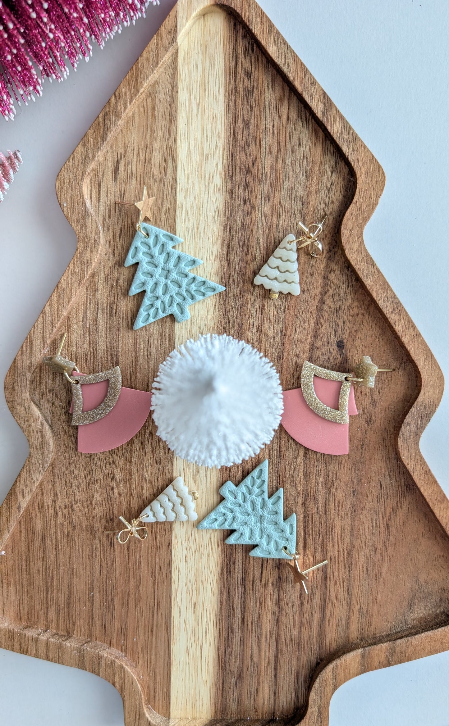 CHRISTMAS TREE GALLERY