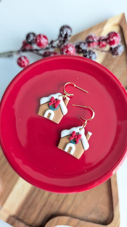 RIBBON & WREATH GINGERBREAD HOUSE