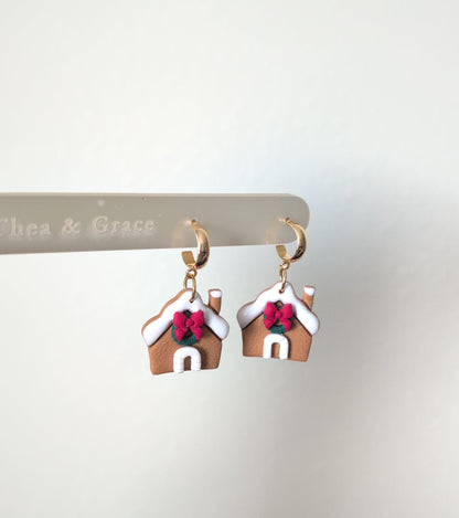 RIBBON & WREATH GINGERBREAD HOUSE