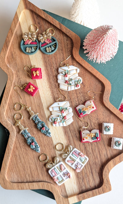 MISTLETOE SCRIBBLE OPEN BOOK