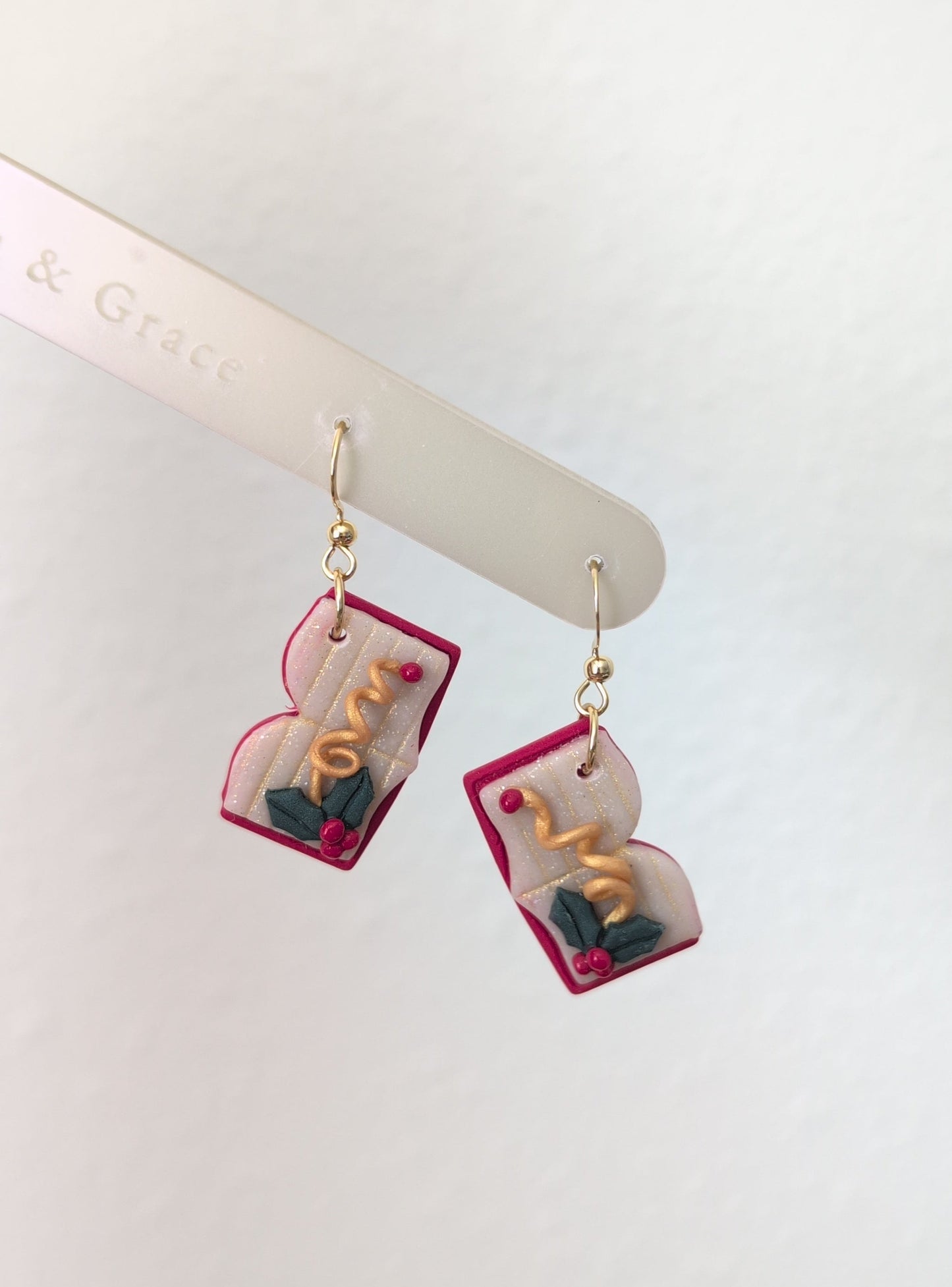 MISTLETOE SCRIBBLE OPEN BOOK