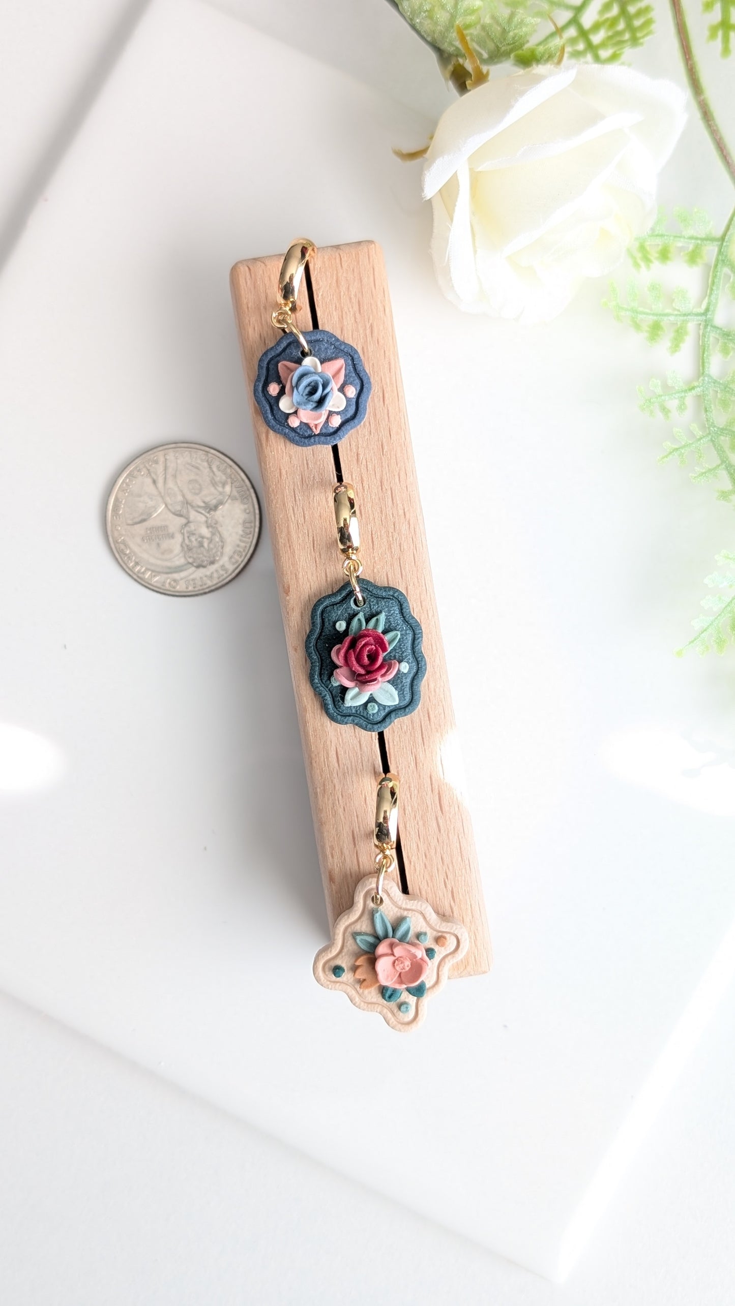 MINI FLORAL FRAMED DANGLES