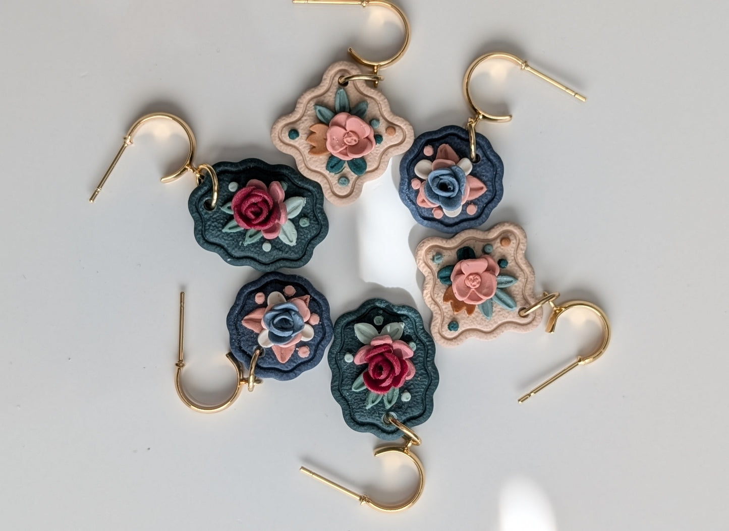MINI FLORAL FRAMED DANGLES