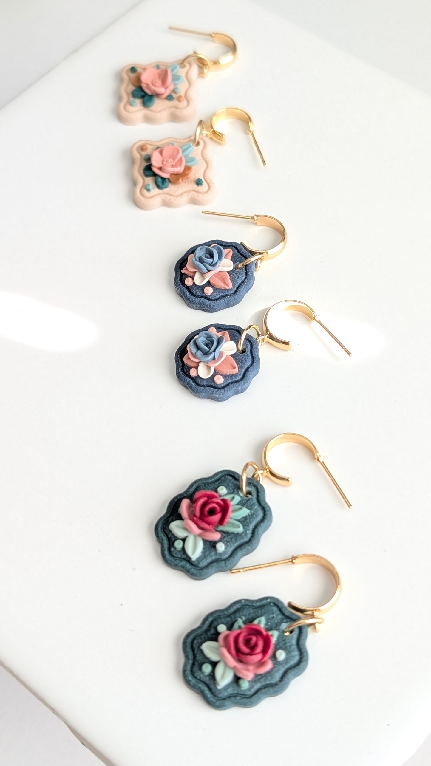MINI FLORAL FRAMED DANGLES