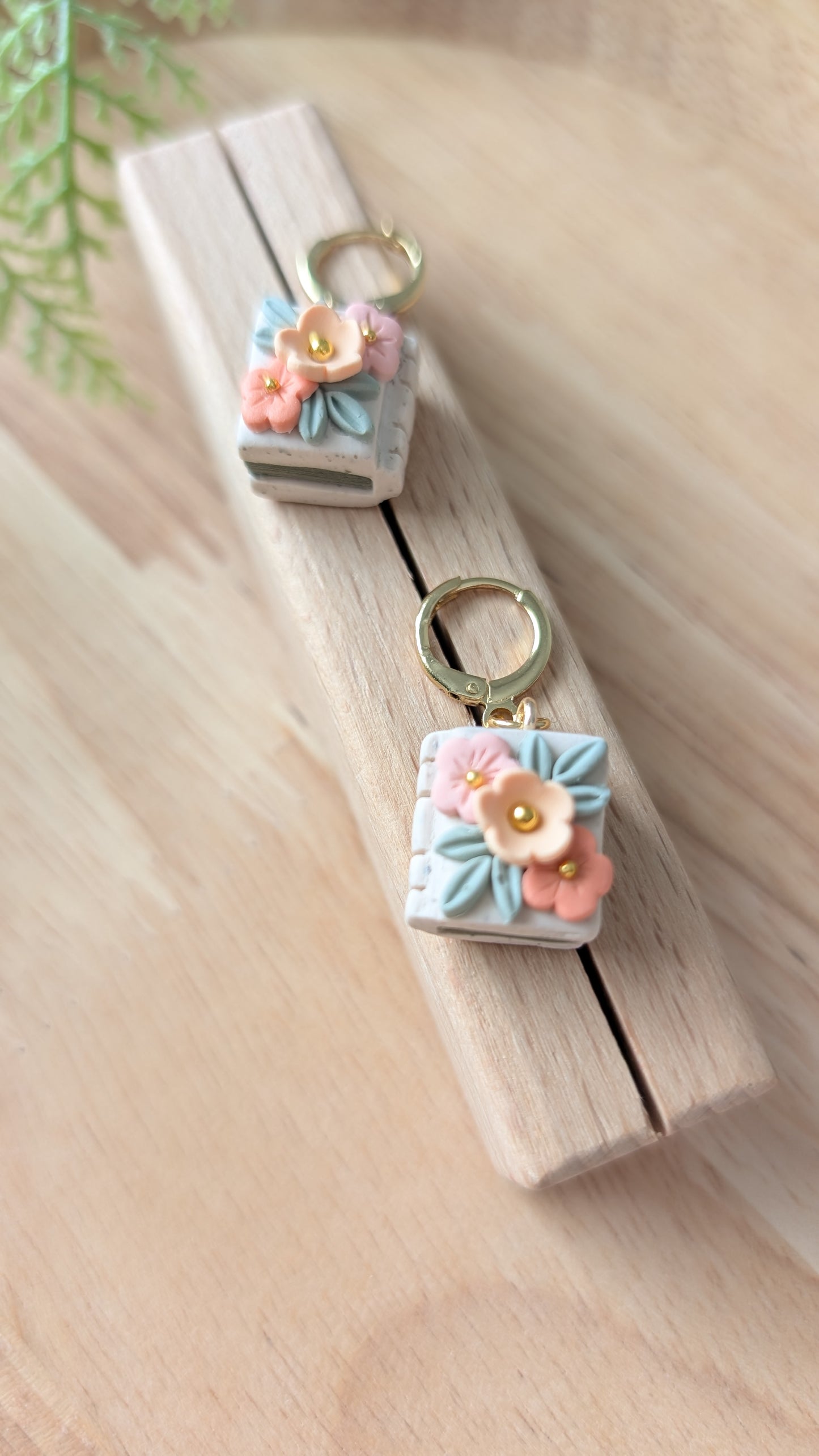 ROSEMARY SINGLE BOOK DANGLES