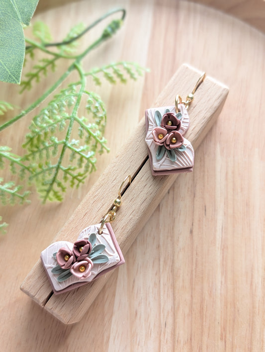 *PRE-ORDER* MAEVE OPEN BOOK DANGLES