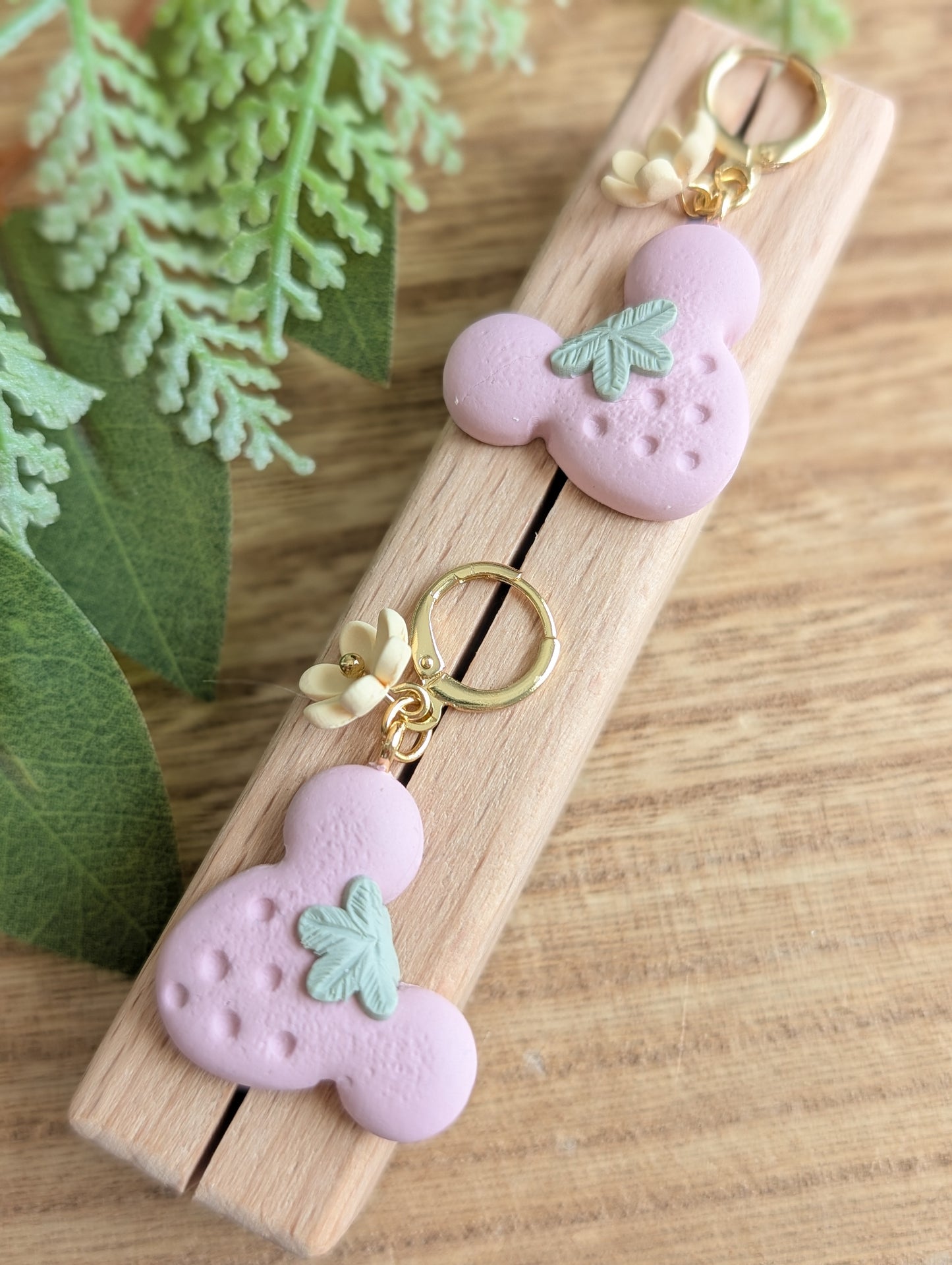 STRAWBERRY MOUSE DANGLES