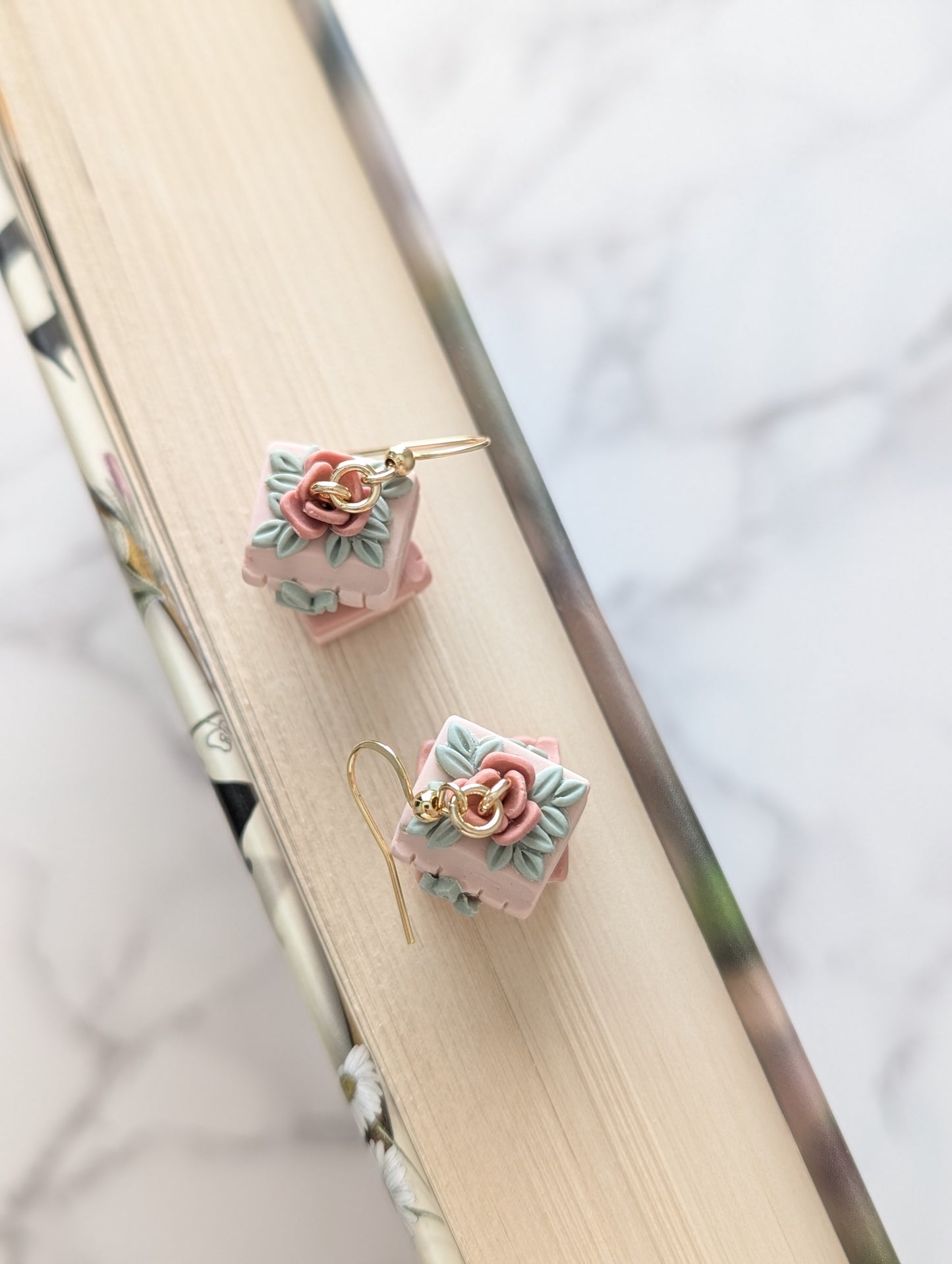 JULIETTE DOUBLE BOOK DANGLES