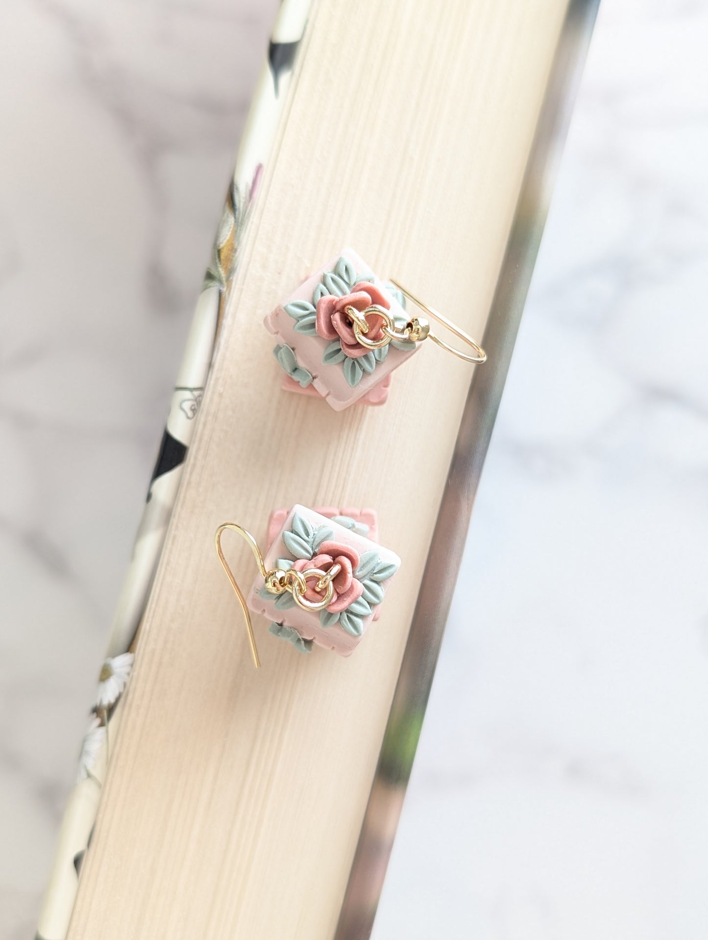 JULIETTE DOUBLE BOOK DANGLES