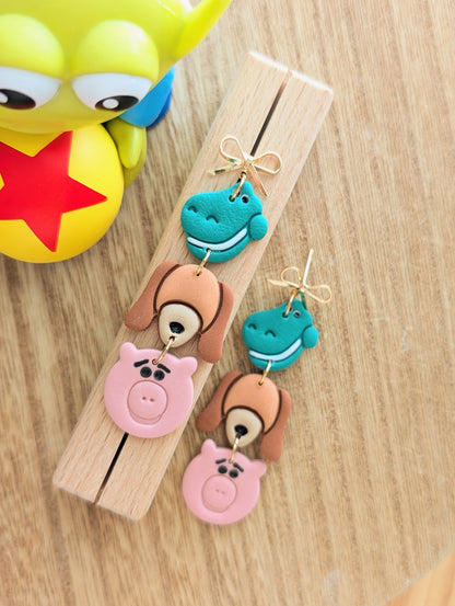 TOY TRIO DANGLES