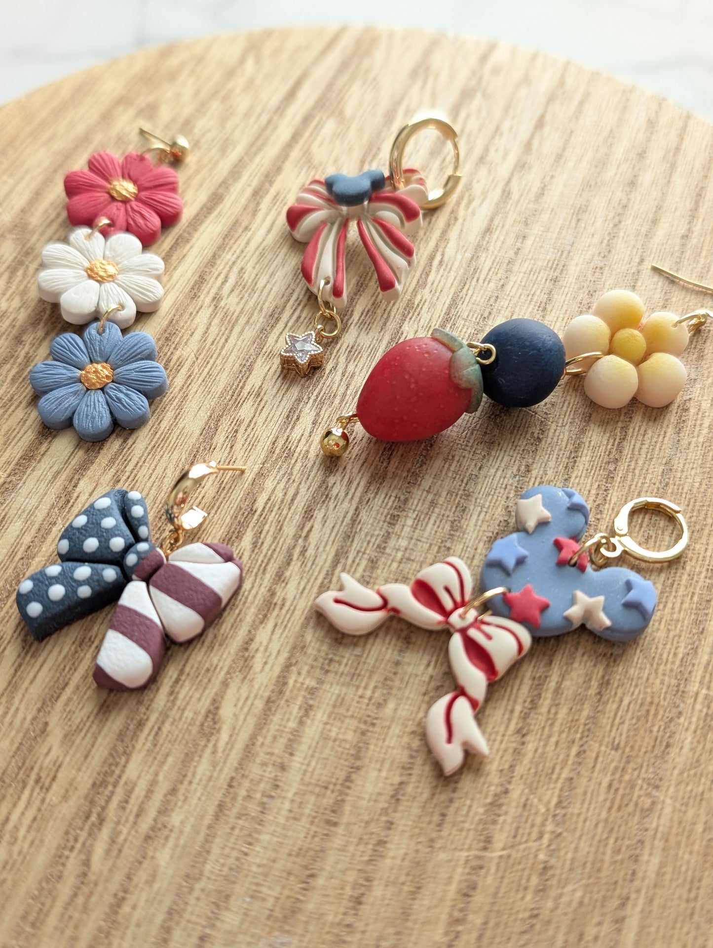 AMERICAN RIBBON DANGLE