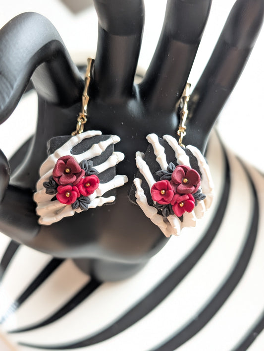 VALENTINA BOOK & ROSES DANGLES