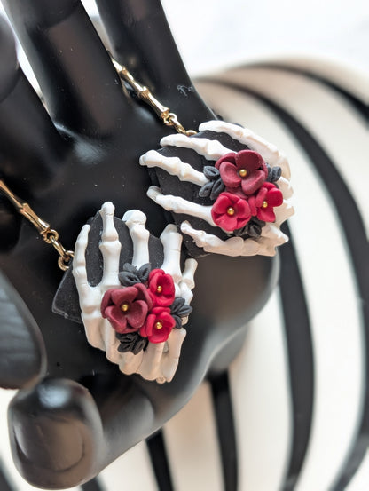 VALENTINA BOOK & ROSES DANGLES