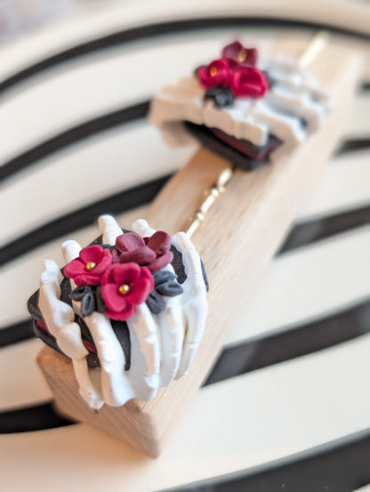 VALENTINA BOOK & ROSES DANGLES