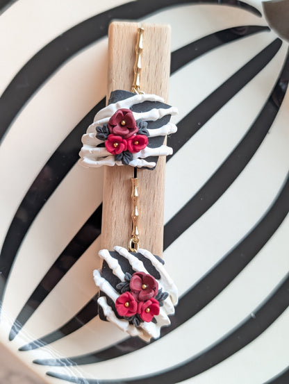 VALENTINA BOOK & ROSES DANGLES
